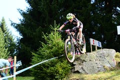 Melanie Tresch meistert eine der technischen Passagen. (Bild: Roland Jauch, Lenzerheide, 11. August 2019)