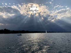 Mystisches Naturschauspiel auf dem Bodensee. (Bild. Beatrice Schnelli)