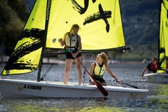 Zusammenarbeit ist beim Segeln gefragt. Bild: Corinne Glanzmann (Tenero, 13. August 2019)