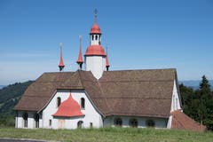 Ein Marienheiligtum der Zentralschweiz: die Wallfahrtskirche «Unserer Lieben Frau» in Hergiswald bei Luzern. (Bild: Nadia Schärli, Obernau, 9. August 2019)