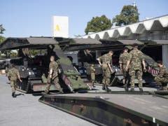 Auch solche Brückenpanzer werden am Tag der offenen Tür zu sehen sein. (Bild: Keystone/PETER KLAUNZER)