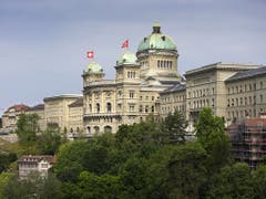 Die Rendite von Anleihen der Schweizerischen Eidgenossenschaft sind auf ein Rekordtief gefallen. (Bild: KEYSTONE/PETER KLAUNZER)