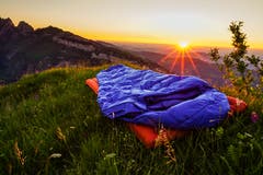 Am diesem heissen Samstag bin ich zum schlafen in die Berge geflüchtet. Dort oben ging ein angenehmes Lüftchen und dann der Sonnenuntergang, einfach ein Traum. (Bild: Sandra Wenzel)