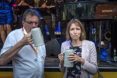 Stadträtin Sonja Lüthi und Festpräsident Bruno Bischof nach dem Fassanstich. (Bild: Michel Canonica - 16. August 2019)