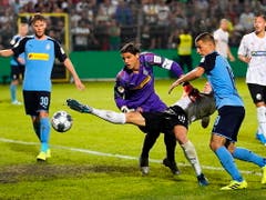 Yann Sommer ist bei Borussia Mönchengladbach unbestritten und ist einer von fünf Schweizern am Niederrhein (Bild: KEYSTONE/EPA/RONALD WITTEK)