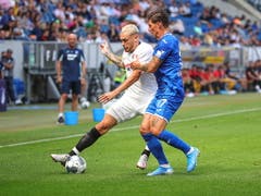 Steven Zuber (rechts) ist nach einem halben Jahr in Stuttgart wieder zurück in Hoffenheim (Bild: KEYSTONE/EPA/ARMANDO BABANI)
