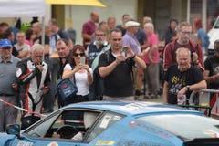 Der 5. historische Bergsprint in Walzenhausen zieht viel Volk an. (Bilder: Claudio Weder)