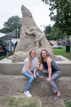 Die Siegerinnen Eeva Karhu aus Finnland und Charlotte Kosten aus Holland. (Bild: Hanspeter Schiess)