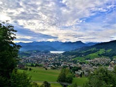 Eine wunderbare Morgenstimmung über Kriens und dem Vierwaldstättersee. (Bild: Urs Gutfleisch, Sonnenberg, 17. August 2019)