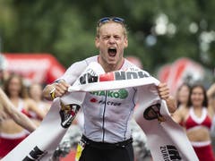 Jan van Berkel will an der Ironman-WM auf Hawaii die Top 10 ins Visier nehmen (Bild: KEYSTONE/ENNIO LEANZA)