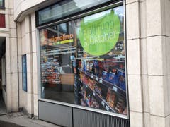 Es geht etwas im leerstehenden Laden im Erdgeschoss der «Union». Der schon 2014 angekündigte Migrolino zieht ein. (Bild: Reto Voneschen - 19. August 2019)
