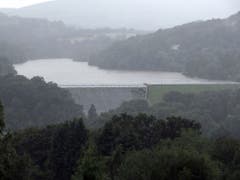 Aufgestaute Wassermassen: Blick auf das Reservoir. (Bild: KEYSTONE/AP PA/DANNY LAWSON)