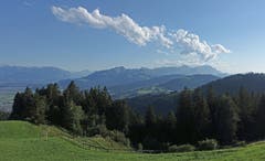 Vor dem Gewitter: Der Säntis lässt Dampf ab! (Bild: Walter Schmidt)