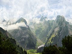 Aussicht auf den Fälensee von der Staubernkanzel. (Bild: Nicolas Giovanettoni)
