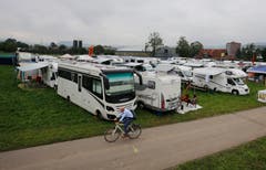 Auf dem Campingplatz des ESAF-Geländes ist schon vor der Eröffnung einiges los. (Bild: Stefan Kaiser)