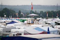 Auf dem Campingplatz des Esaf-Gelände herrscht viel Betrieb. (Bild: Stefan Kaiser, Zug, 23. August 2019)