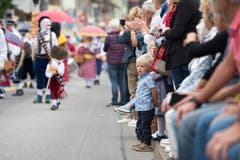 Impressionen des Festumzuges vom Landsgemeindeplatz in die Arena. (Bild: Maria Schmid)