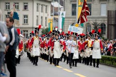 Impressionen des Festumzuges vom Landsgemeindeplatz in die Arena. (Bild: Maria Schmid)