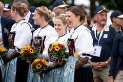 Die Ehrendamen haben sichtlich Spass am Eidgenössischen. (Bild: Maria Schmid, 23. August 2019)