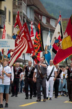 Impressionen des Festumzuges vom Landsgemeindeplatz in die Arena. (Bild: Maria Schmid)