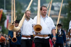 Impressionen des Festumzuges vom Landsgemeindeplatz in die Arena. (Bild: Maria Schmid)