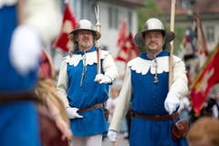 Impressionen des Festumzuges vom Landsgemeindeplatz in die Arena. (Bild: Maria Schmid)
