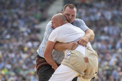 Sven Schurtenberger (hinten) und Stefan Burkhalter (vorne) im 2. Gang. (KEYSTONE/Urs Flüeler, Zug, 24. August 2019)