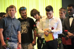 Zufriedene Gesichter an der Lehrabschlussfeier im Uristier-Saal. (Bild: Urs Hanhart, Altdorf, 24. August 2019)
