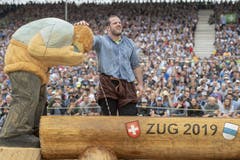 Rene Suppiger im 1. Gang am Eidgenössischen Schwing- und Älplerfest in Zug. (Bild: KEYSTONE/Urs Flüeler, 24. August 2019)