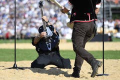 Gölä und Trauffer am Festakt. (KEYSTONE/Urs Flüeler)