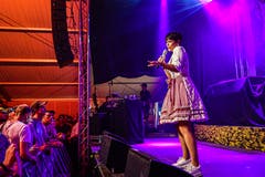 Tolle Stimmung auf dem Festgelände mit Francine Jordi. (Christian H. Hildebrand, Zug, 24.August 2019)