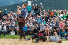 So richtig ging Wickis Stern 2015 auf: Mit damals 18 Jahren gewann der talentierte Sörenberger sein erstes Schwingfest am Schwarzsee. (Bild: Alessandro della Valle/Keystone, Plaffeien, 21. Juni 2015)