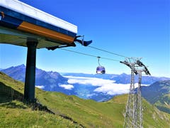 Wunderschöne Aussicht auf das Nebelmeer vom "Alpen Tower" auf Planplatten (2'250 m.ü.M.). (Bild: Urs Gutfleisch, Planplatten, 23. August 2019)