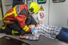 Ein weiterer Teil ist die Sanitätsausbildung. In Einsatz ... (Bild: Michel Canonica, 2016)