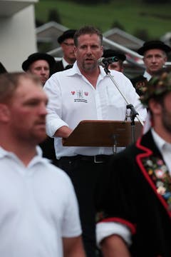 André Sigrist, Präsident Ob- und Nidwaldner Schwingerverband, hält eine Rede (Bild: Roger Zbinden, Oberdorf, 27. August 2019)