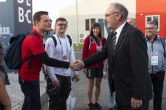 Bundesrat Guy Parmelin besuchte Patrick Grepper und die Schweizer Delegation an der Berufs-WM. (Bild: Swiss Skills)
