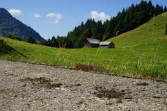 Vorbei an der Alp Ellbogen erklimmt man nun den Hinderfallenchopf, den höchsten Punkt der Wanderung.