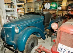 Opel Kadett aus den Vorkriegsjahren zum Autotraktor umgebaut.
