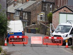 Teile des Städtchens Whaley Bridge seien «wie eine Geisterstadt», berichtete ein Einheimischer der BBC. Viele Einwohner wurden evakuiert. (Bild: KEYSTONE/EPA/VICKIE FLORES)
