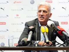 Nationalcoach Vladimir Petkovic verzichtet für die EM-Qualifikationspartien gegen Irland und Gibraltar auf den ehemaligen Captain (Bild: KEYSTONE/MELANIE DUCHENE)