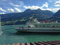 Die Churfirsten im Wasser vor Quinten. (Bild: Toni Sieber)