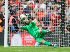 Die entscheidende Parade: City-Goalie Claudio Bravo wehrt den Penalty von Georginio Wijnaldum ab (Bild: KEYSTONE/AP/KIRSTY WIGGLESWORTH)