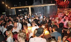 Dichtes Gedränge und gute Laune: Der Sölectronica-Day-Dance erfüllte die Erwartungen der Partygäste voll und ganz. Bilder: Christof Lampart