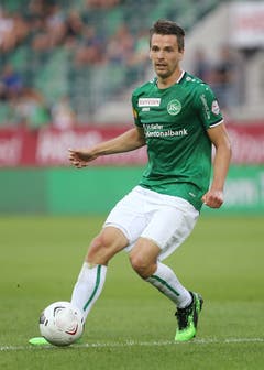 Lukas Görtler. Note 4.5. Der Deutsche ist vor der Pause ein Aktivposten. Er versucht, Lücken in die Abwehr zu reissen, was ihm nicht immer gelingt. (Bild: Keystone)