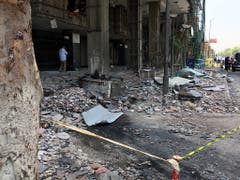 Zerstörung nach dem Anschlag in Kairo. (Bild: KEYSTONE/EPA/MOHAMED HOSSAM)