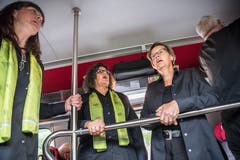 Der Thurgauer Festchor bei der Probe im Zug. (Bild: Andrea Stalder)