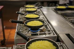 Die Rösti ist eine der Spezialitäten im Berggasthaus Bollenwees. (Bild: Raphael Rohner)