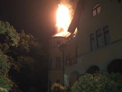 In Schaffhausen hat ein Blitz gar in einem Turm einer Villa einen Brand ausgelöst. (Bild: Polizei Schaffhausen)