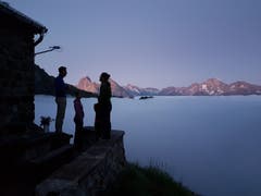 Abendstimmung vor der SAC Hütte Leutschach nach dem Sonnenuntergang. (Bild: Theo Imhof, oberhalb Arni/Gurtnellen, 29. Juli 2019)
