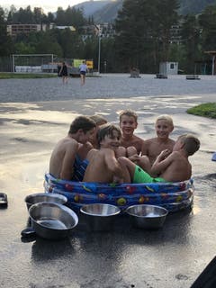 Wozu in die Badi? In diesem Pool scheint’s genug Platz für alle zu haben. (Bild: Sommerlager Stadt Kriens, Scuol, 6. August 2019)